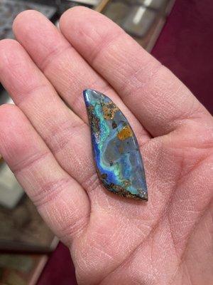 Burton's Gems And Opals
