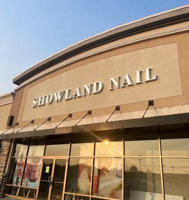 Showland Nails