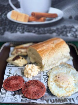 Pura Vida Cafe & Bakery