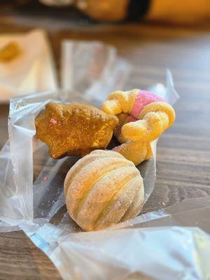 Mini pan dulce assortment