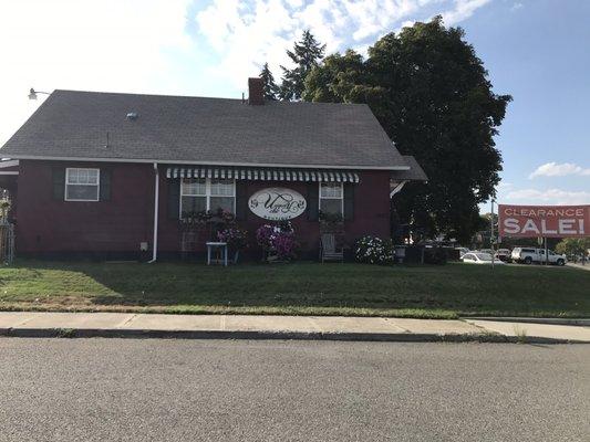 Uniquely Chic Boutique