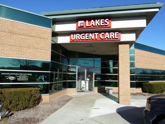 Lakes Urgent Care Livonia entrance