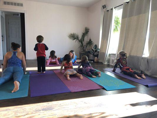 Saturday morning Littles class (3-5 year olds with Caregivers).