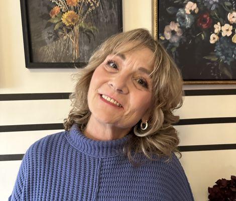 Hi , I'd love to come and help you have a great hair day!