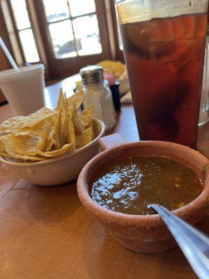 Chips and Salas with sweet tea