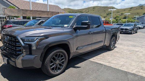 My 2022 toyota tundra. Platinum.
