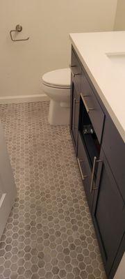 vanyti and toilet installed