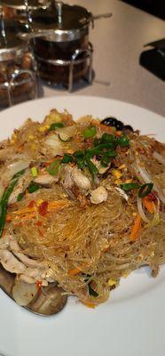 Pad wood Sen crystal noodle stir-fried.