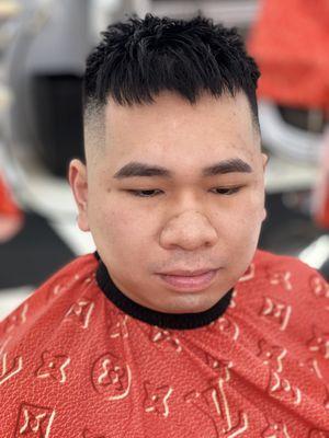 fade texturized on top
mens haircuts near me