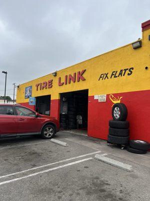 I've been here many times. It's a nice family run shop. Always have had great service. I like that they open at 8am.