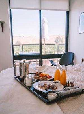 Breakfast in bed with a view at the Geneseo Inn, Paso Robles California