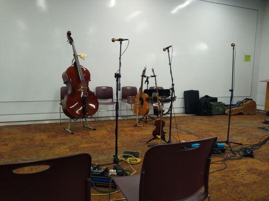 Central and Unser Library