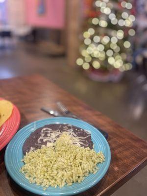 Black beans and green rice