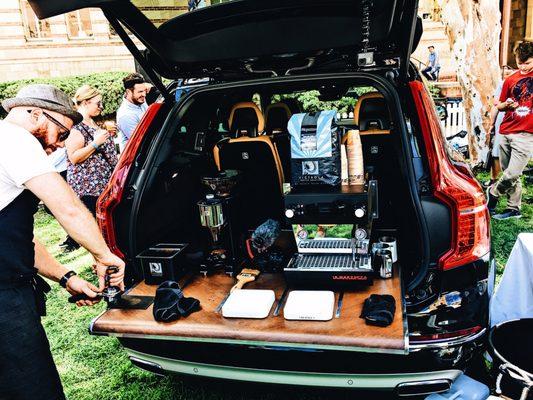 L A Loves Alex's Lemonade