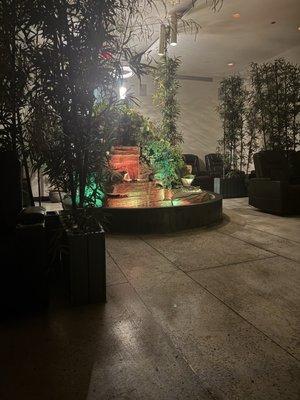 Chill out and listen to the fountain! Little nooks all to yourself.