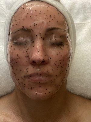 Goji Berry Hydrating Gel Mask