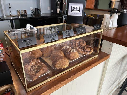 Nice bakery case... tho we didn't try any of the offerings!