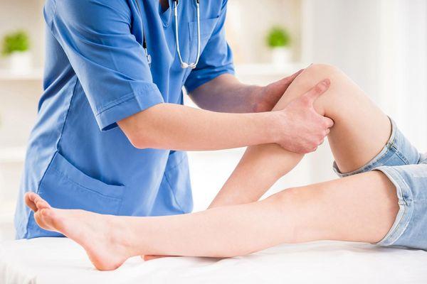 Fisioterapia Para la Rodilla Chicago IL https://www.doctoresymas.com/ (773) 692-5552