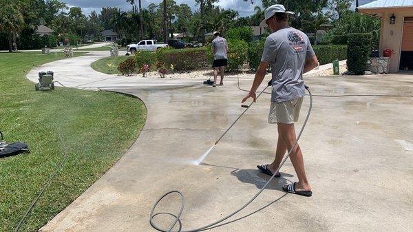 PRESSURE WASHING ACTION SHOTS