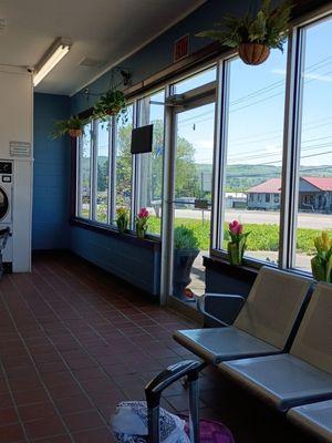 Bright Day Laundromat