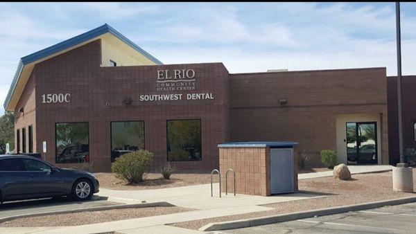 El Rio Health Center, 7490 S Camino de Oeste, Tucson, AZ 85746, US ...