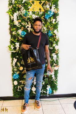 Customer Shopping at klassik kollection