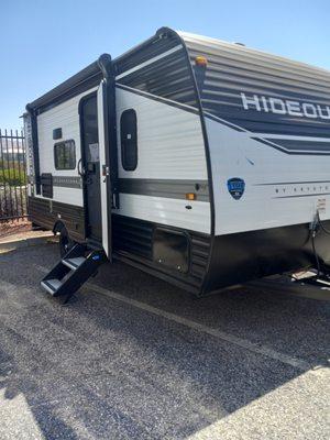 It was a tight fit but Stan & Peter allowed me to angle it just so ...and walla I'm in like flin. Best Landlords ever