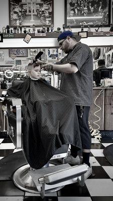 Oscar's Classic Barber Shop