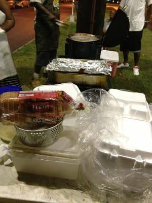 Food on the median/neutral ground