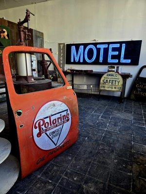 Treasures N Junk Vintiques