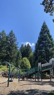 North Willamette Neighborhood Park