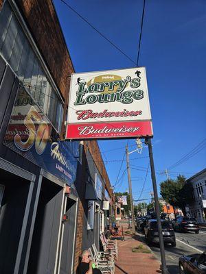 Larry's Lounge