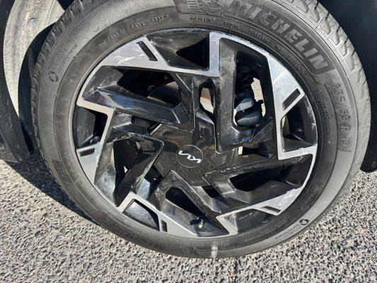 PUMPELLYS TIRE CENTER