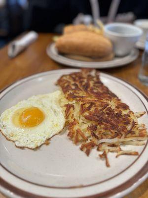 One Egg & Hash Browns IG: @teawithjxsmine