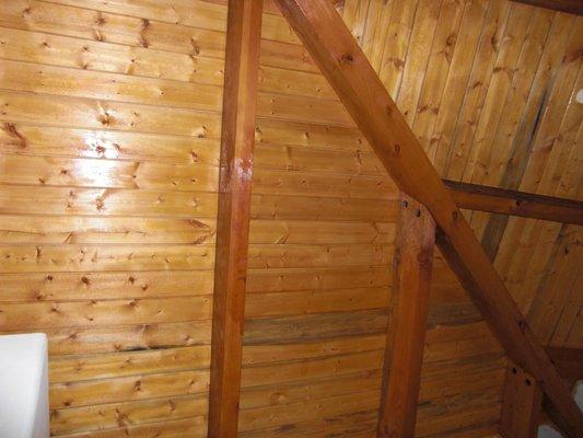 Can we help you stain the cei.ing of your new Home.