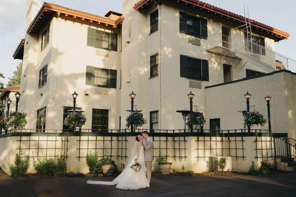 Columbia Gorge Hotel