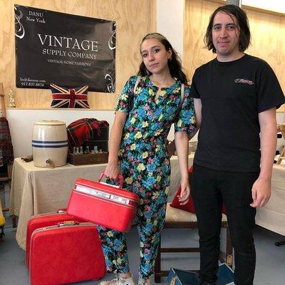 Classic Samsonite set in near perfect condition.. Danu Vintage Supply