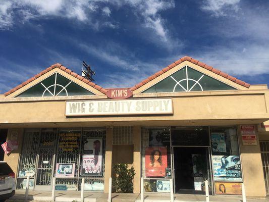 Hat's & Beauty Supply