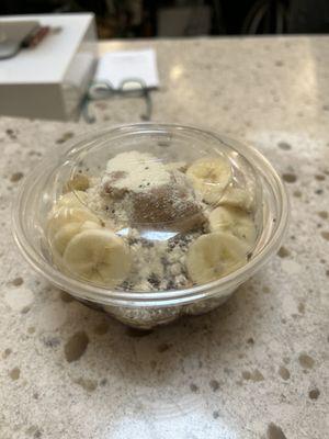 Banana protein smoothie bowl
