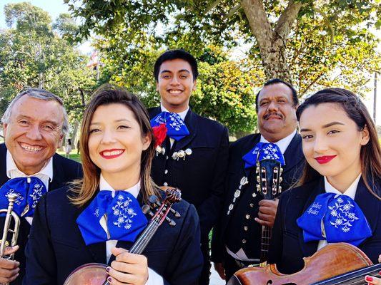 El Mariachi Show Gallos Reales De Mexico