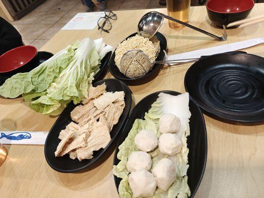 牛杂煲配菜,墨鱼丸 ($10)