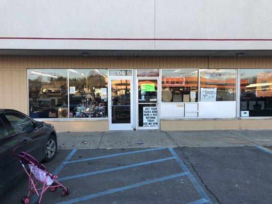 Smurr’s Antiques & More