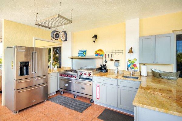 619 Sombrero Beach Rd, Marathon, Florida
6 Bedrooms 5 baths, Sleeps 14
Large Family Friendly
Book Direct with FloridaKeysVillas.com