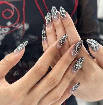 nails turned out amazing! lyn did a great job :)