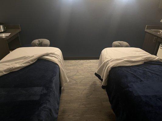 Hand & Stone Massage and Facial Spa