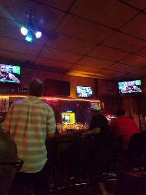 Bernies Place Lounge & Restaurant