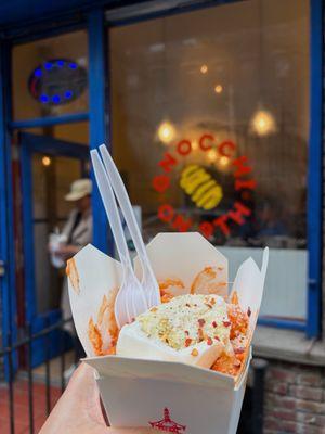 Gnocchi al vodka con truffle burrata.