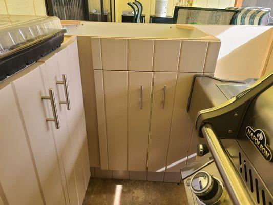 Dot's Tops Cabinets & Recover