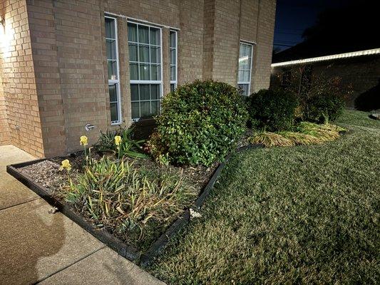 Mel's Lawn Care Service