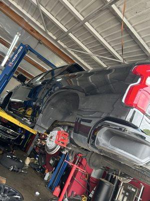 Suspension lower kit